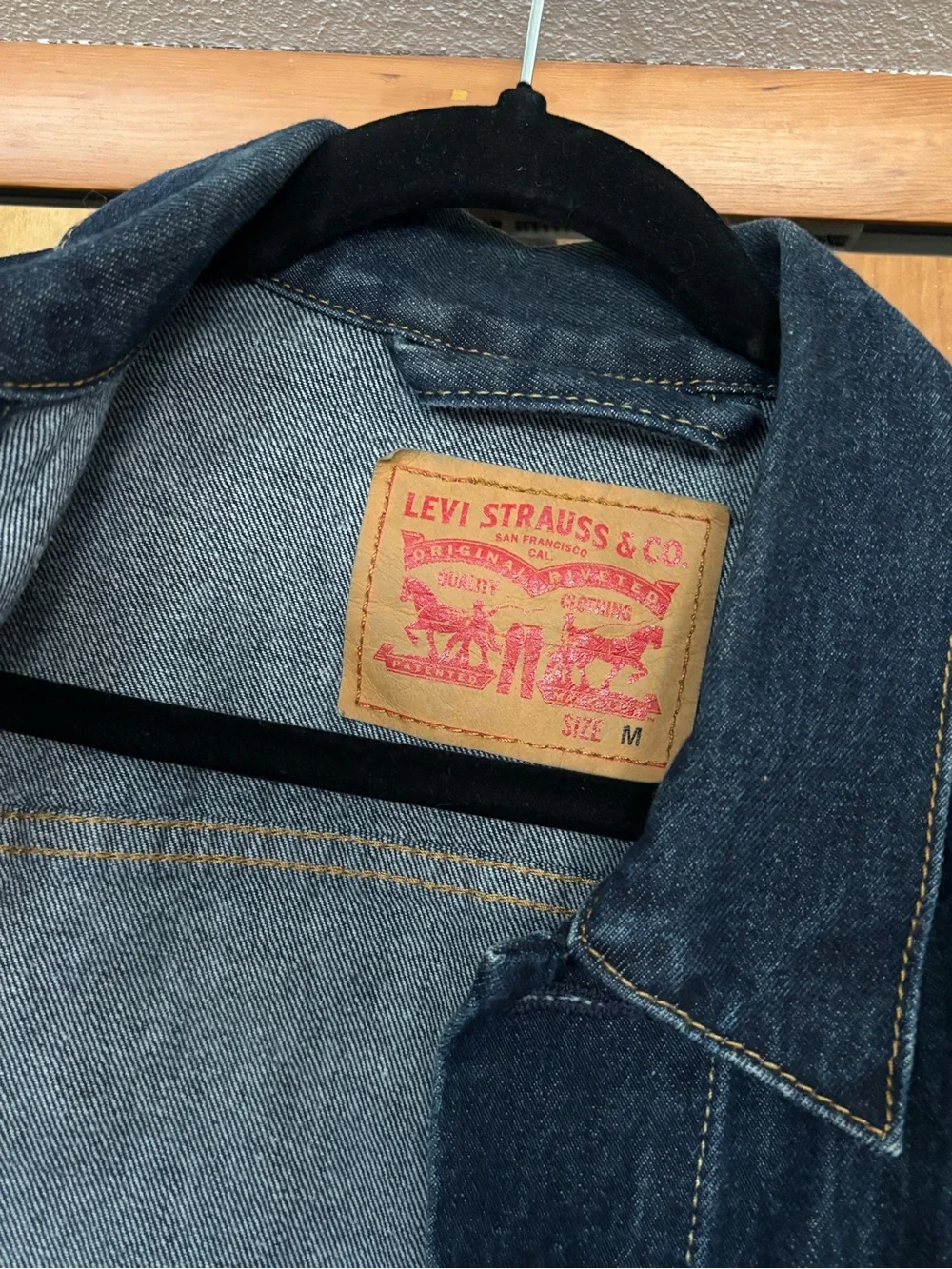 Levi's Dark Indigo Denim Jacket - Picture 2 of 3